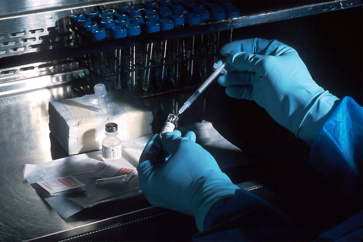 methylene blue drops - laboratory science precision | NooBlue