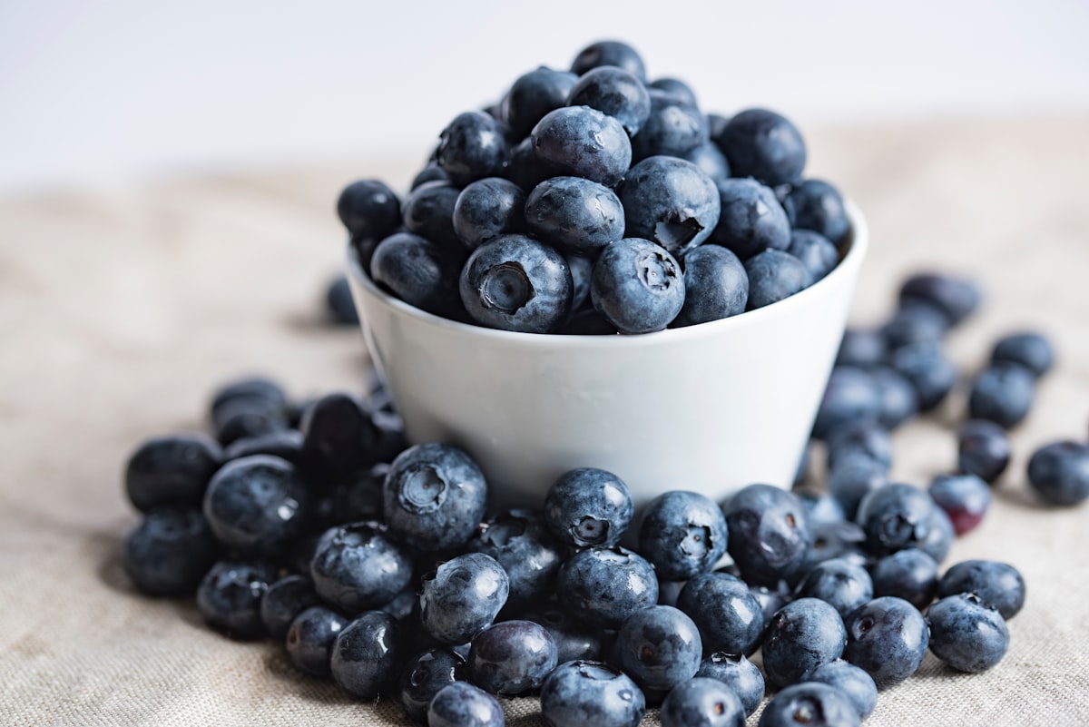How to reduce oxidative stress - antioxidant-rich fresh berries